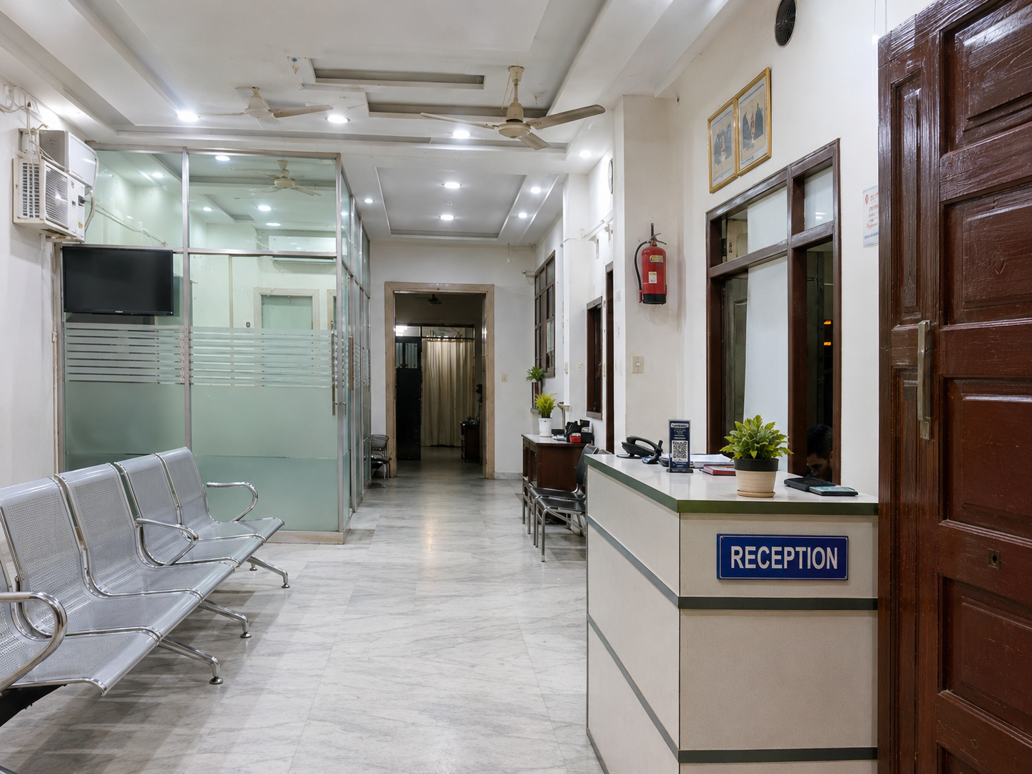 MH Medical Centre reception and consultation waiting area in Maujpur